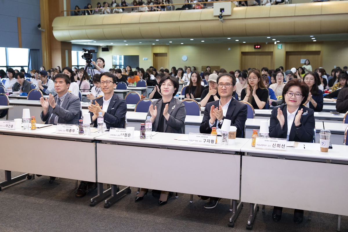 The scene of fierce debate, the 18th Sookmyung Debate Competition Finals and Award Ceremony
