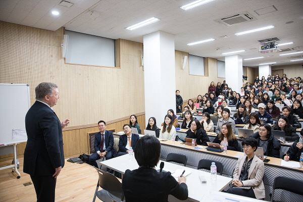 Special Lecture “The Ethics of AI”