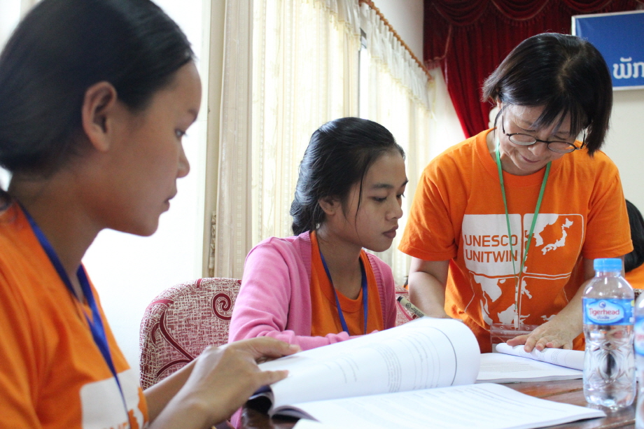 Asia Pacific Women’s Information Network Center (APWINC) practices ICT and leadership education in universities in Laos-Cambodia
