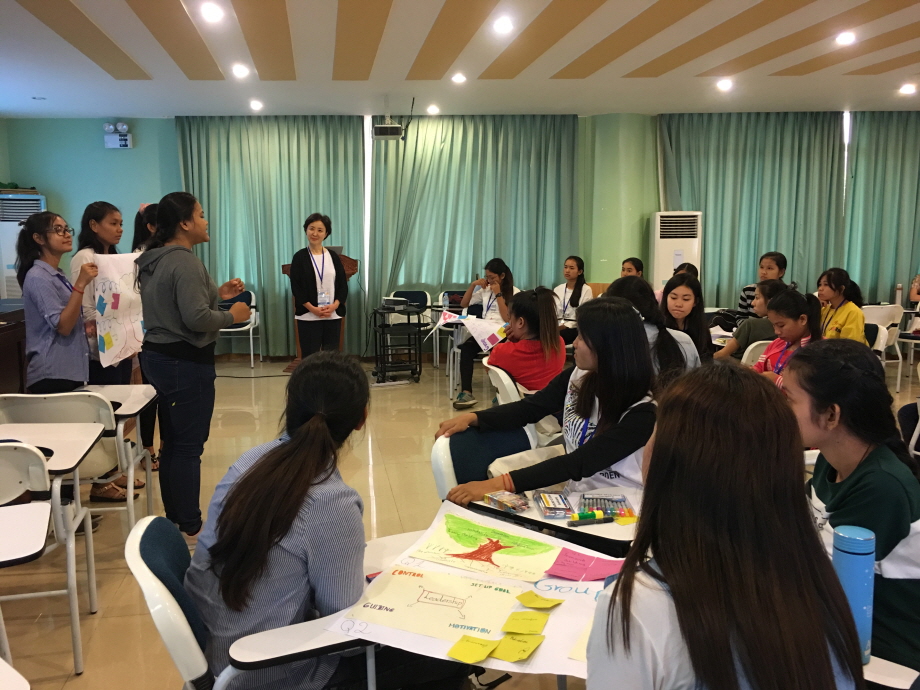 Asia Pacific Women’s Information Network Center (APWINC) practices ICT and leadership education in universities in Laos-Cambodia