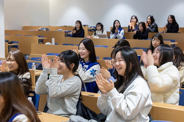  120번째 초대장 품은 새내기들, 숙명앰배서더와 캠퍼스 첫 추억 새기다